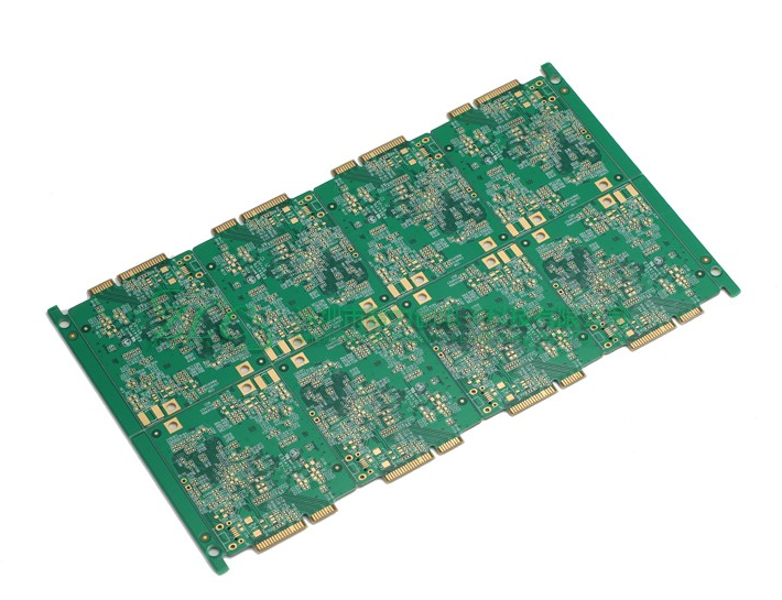 PCB 是由什么制成的？